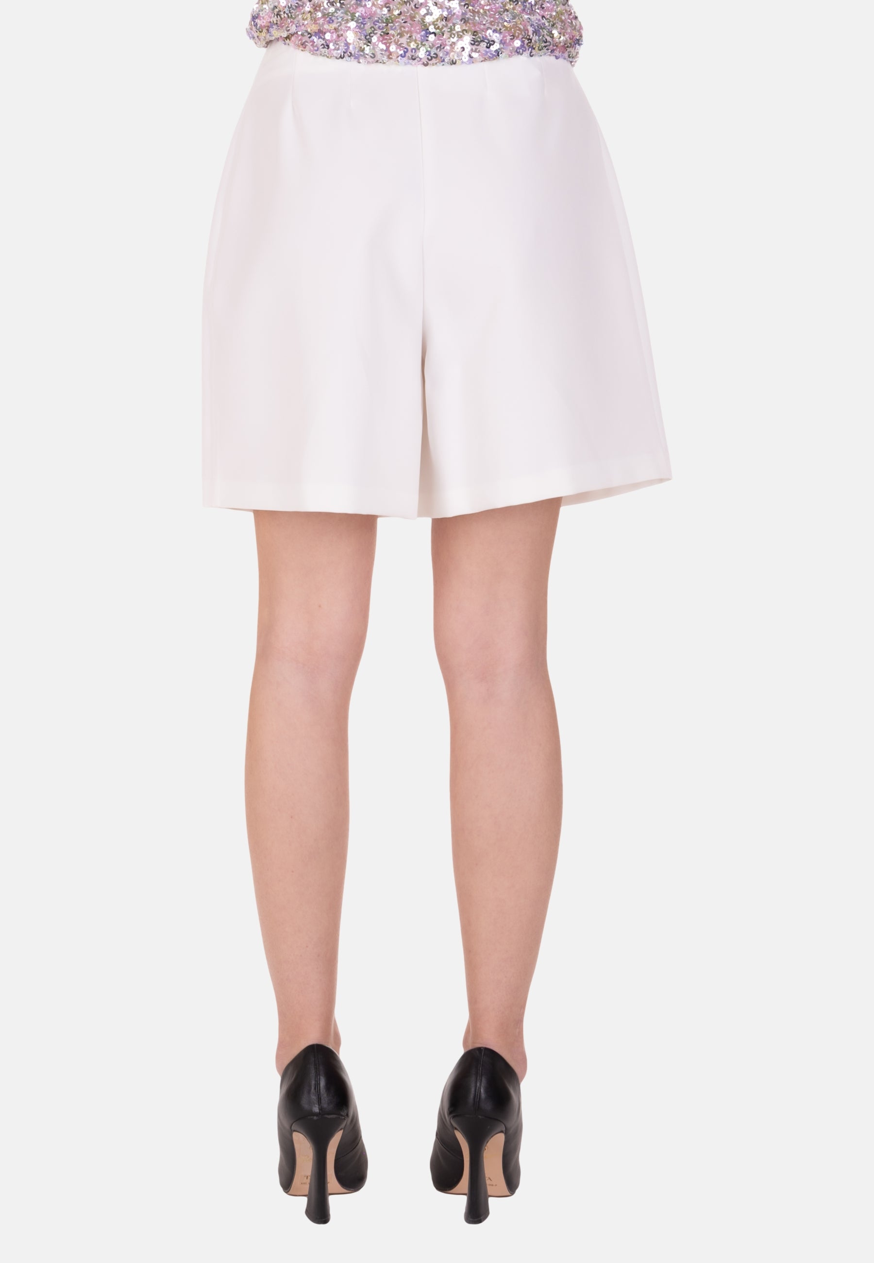 015356 - SHORT - SARAH CHOLE