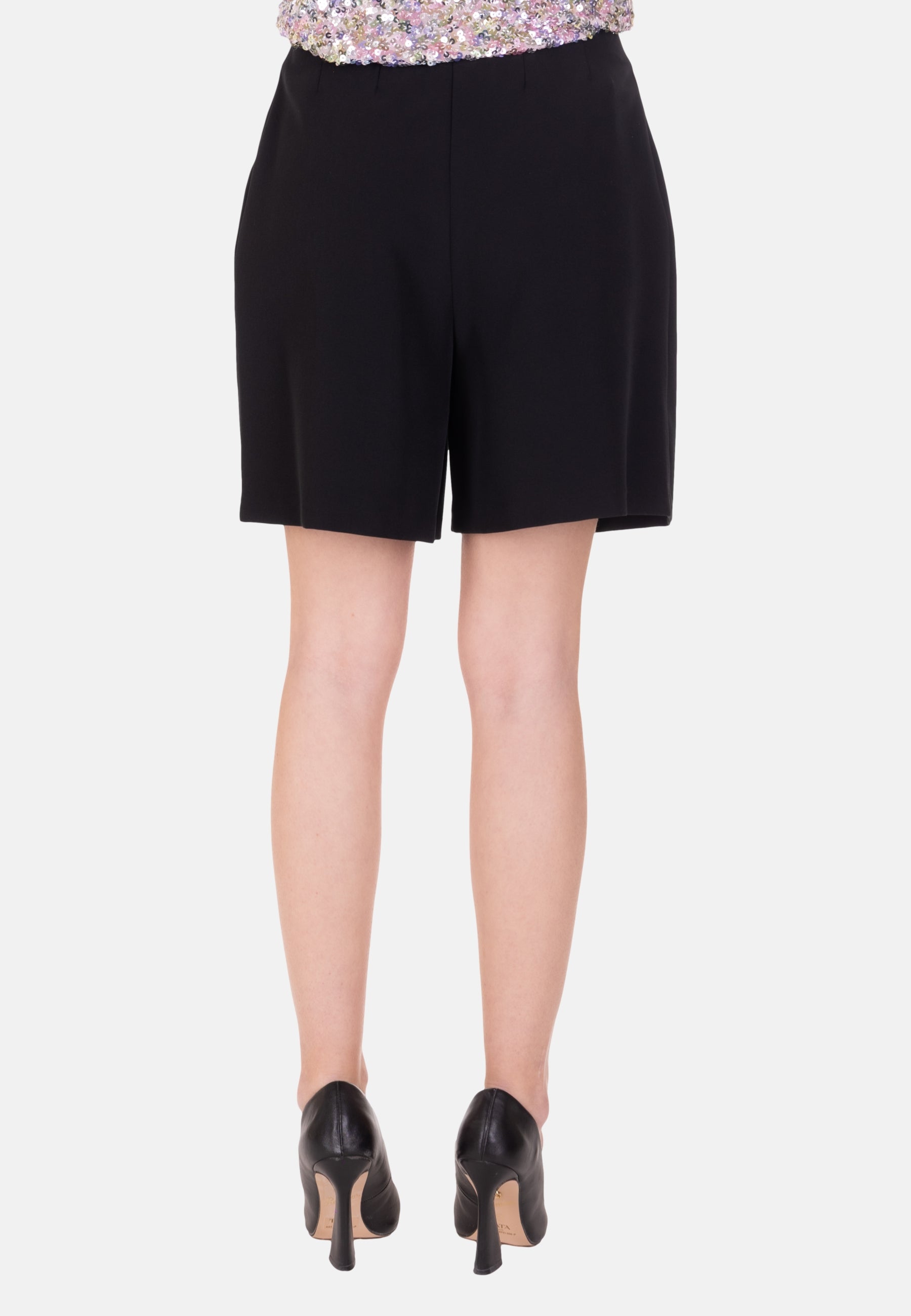 015356 - SHORT - SARAH CHOLE