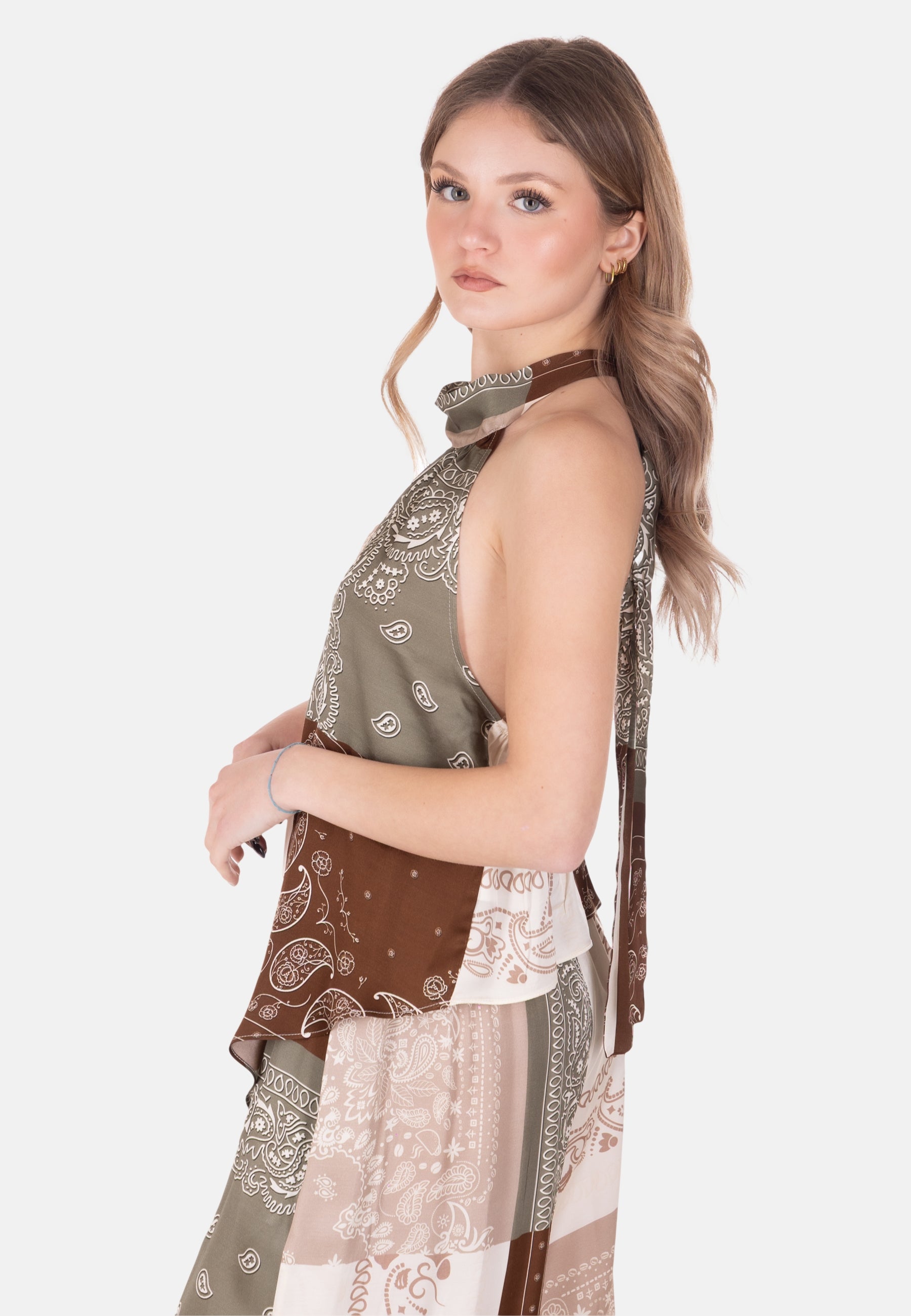 015593 - TOP - SARAH CHOLE