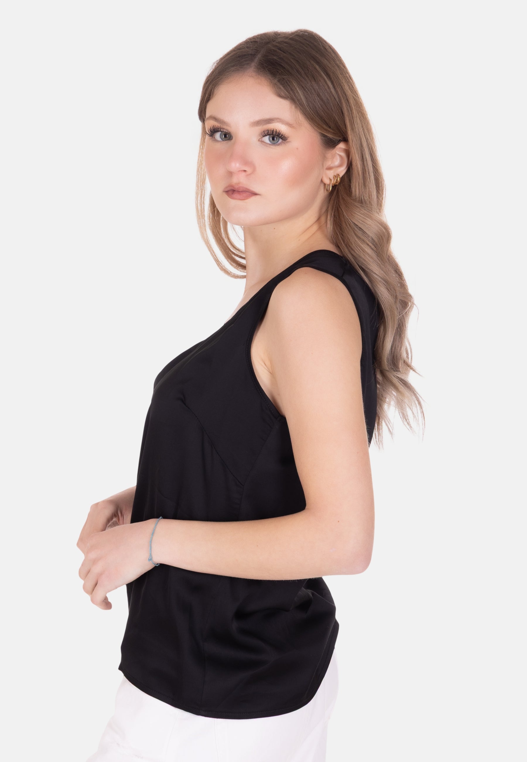 015548 - TOP - SARAH CHOLE