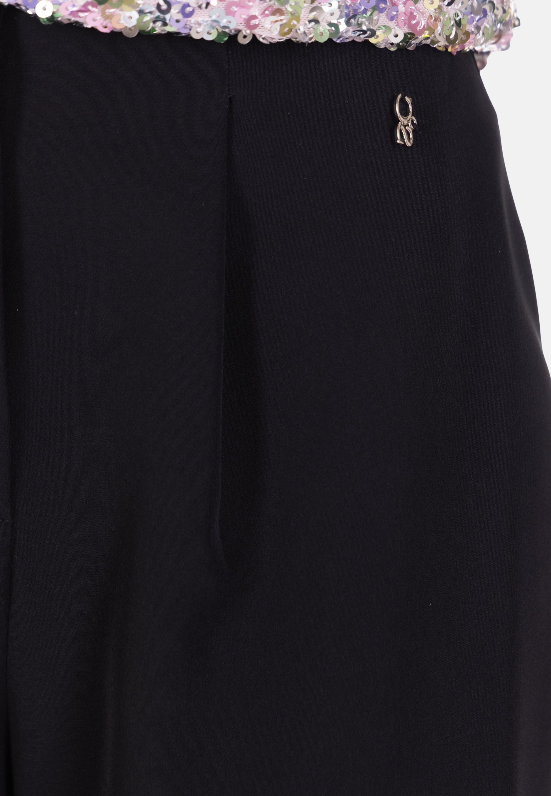 015356 - SHORT - SARAH CHOLE